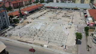 Davraz &Ccedil;arşamba Kapalı Pazaryerinin uzay &ccedil;atı montajı devam ediyor