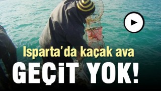 Eğirdir'de 100 kerevit sepeti ele ge&ccedil;irildi 