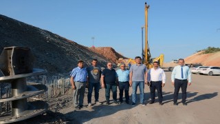 Heyelan sebebiyle &ccedil;&ouml;ken Kumluca - Antalya karayolu bayrama yetişecek 