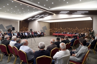 Isparta Belediye Başkanı Ş&uuml;kr&uuml; Başdeğirmen, muhtarlarla bir araya geldi