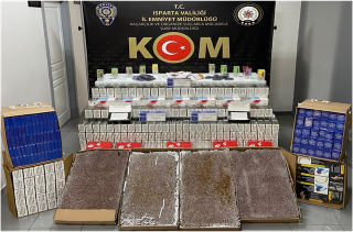 ISPARTA’DA KAÇAK TÜTÜN OPERASYONU: ON BİNLERCE MAKARON ELE GEÇİRİLDİ