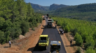 Isparta'da Sıcak Asfalt &Ccedil;alışmaları Devam Ediyor