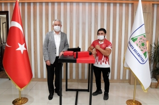 Isparta'nın adını d&uuml;nyaya duyuruyor