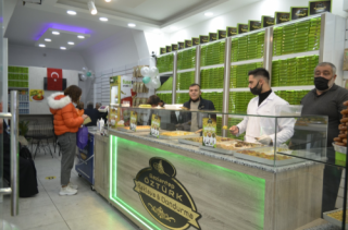 Isparta'ya m&uuml;jde! Gaziantep &Ouml;zt&uuml;rk Baklava A&ccedil;ıldı
