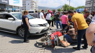 Kaza yapan motosikletlinin imdadına n&ouml;betten d&ouml;nen 112 personeli yetişti 