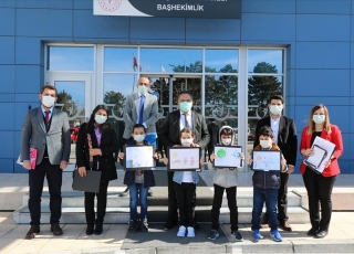 MİNİK KALPLERDEN KOCA Y&Uuml;REKLİ SAĞLIK&Ccedil;ILARA