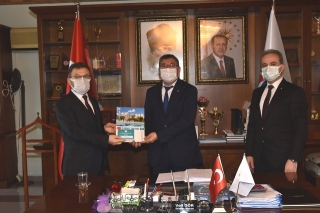 ​M&Uuml;FT&Uuml; EROĞLU&rsquo;NDAN BAŞKAN
 VELİ G&Ouml;K&rsquo;E İADEYİ ZİYARET