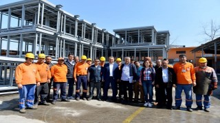Muratpaşa, &uuml;rettiği &ccedil;&ouml;p konteynerlerini belediyelere satıyor 