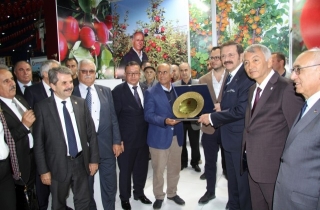 TOBB Başkanı Rifat Hisarcıklıoğlu: "Bu tekerlek bu tümsekte kalmaz"   