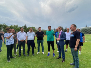 Vali Baruş, Isparta32spor&rsquo;un &ccedil;alışmalarını izledi