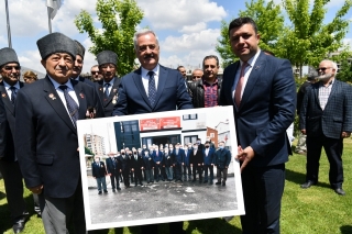 Vali Seymenoğlu Isparta&rsquo;ya veda ederken son ziyaretini anlamlı bir yere ger&ccedil;ekleştirdi