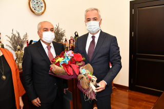 VALİ SEYMENOĞLU, &ldquo;PTT BİR &Ccedil;OK HİZMET İ&Ccedil;İN &Ouml;NC&Uuml;L&Uuml;K YAPIYOR&rdquo;