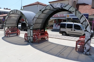 Yalva&ccedil; Belediyesi, Miryokefalon Meydanı'na Yepyeni Bir G&ouml;r&uuml;n&uuml;m Kazandırdı!