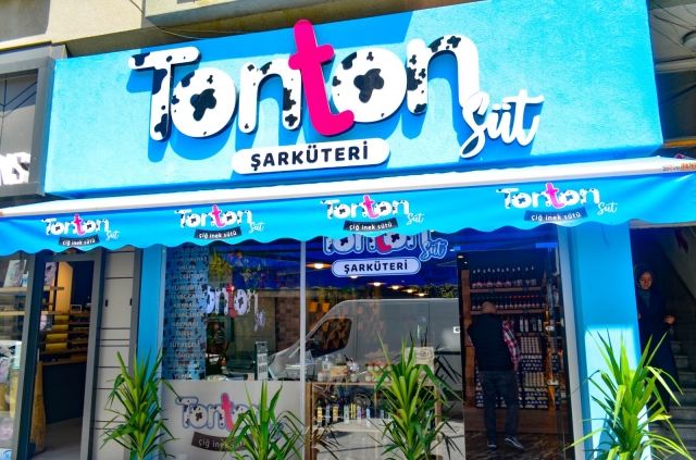 Tonton Süt Şarküteri: Tezgahımızda Her Gün Taze Çiğ Süt!
