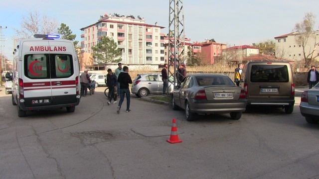 trafik kazası: 3 yaralı