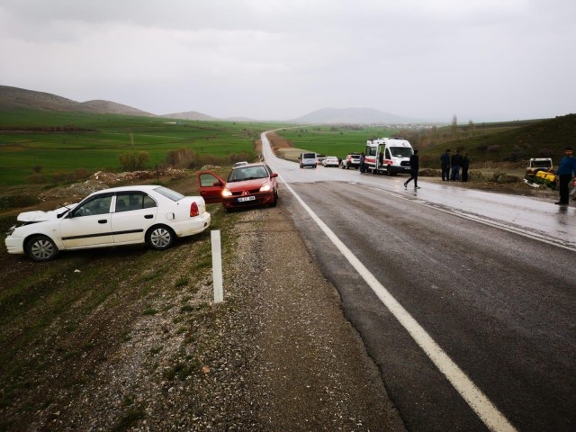 trafik kazası: 3 yaralı