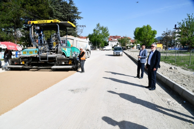 Tren Garı altında açılan 20’lik
yolda asfalt çalışması başladı