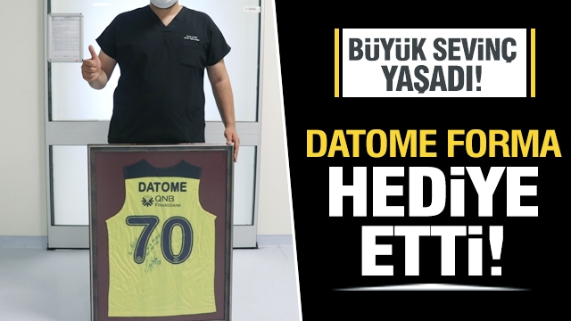 Tulumuna "Datome" yazan hemşireye ünlü basketbolcu forma hediye etti