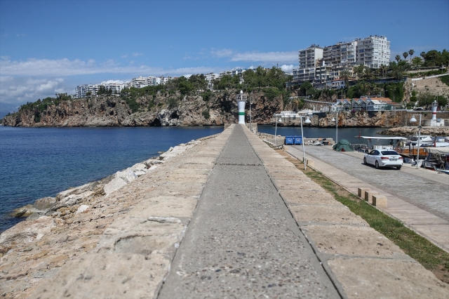 Turizm merkezleri Antalya ile Muğla'da bayramda sessizlik hakim