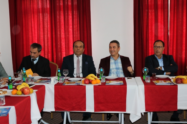 ‘Turizm eğitimi şart’   