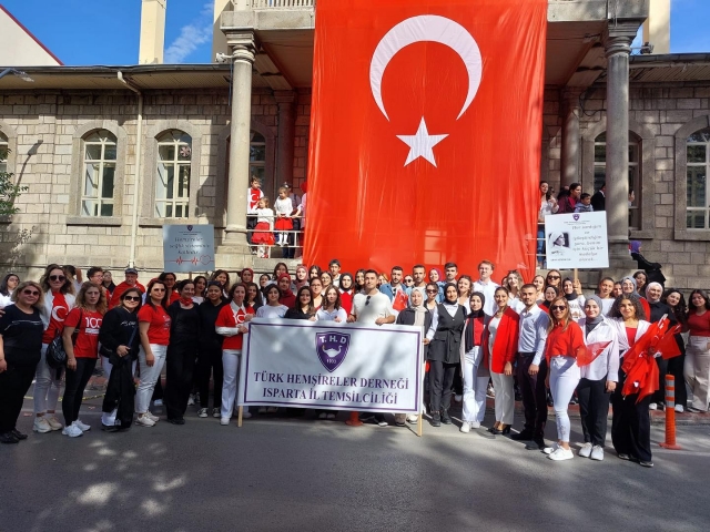 Türk Hemşireler Derneği Isparta Şubesi Cumhuriyet Bayramı Kutlamalarına Renk Kattı
