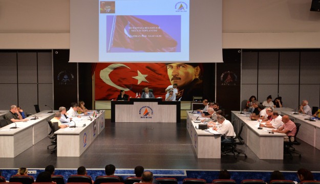 Türkan Şoray’ın adı Muratpaşa’da kültür merkezine verildi   