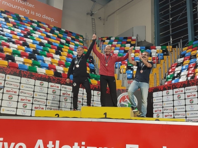 Türkiye Salon Atletizm Şampiyonası'nda Sakin Şeker Türkiye Şampiyonu!