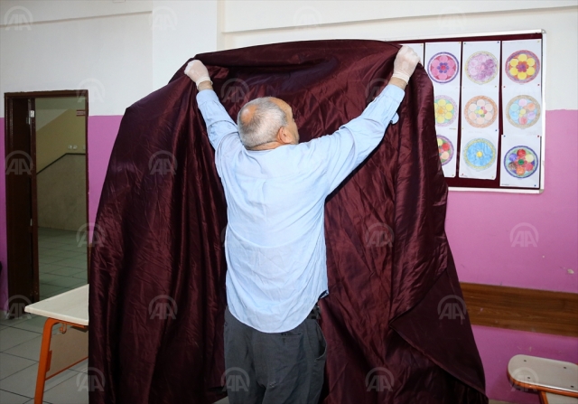 ​Türkiye yarın sandık başına gidiyor