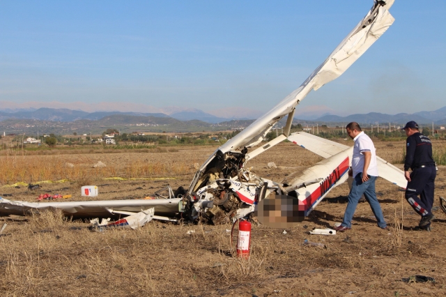 Uçak kazasında ölen pilot ve yardımcısının cenazeleri Adli Tıp’a gönderildi  