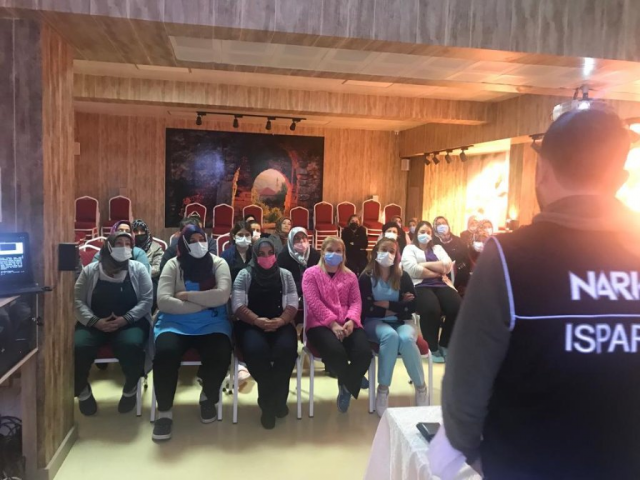 Uluborlu'da “En İyi Narkotik Polisi: Anne” Projesi Kapsamında Bilgilendirme Semineri 