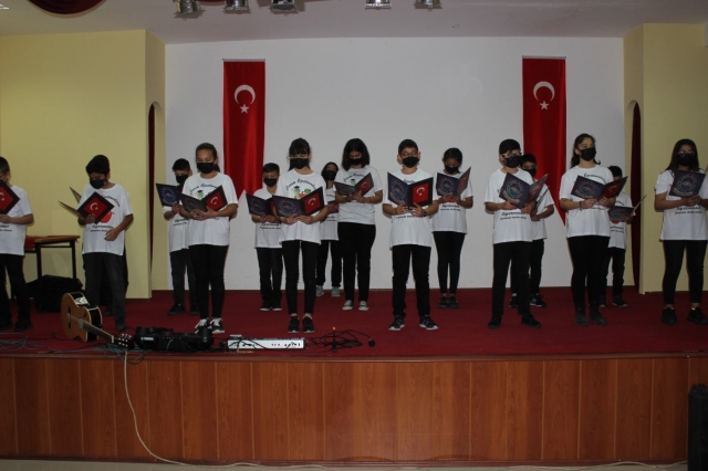 Uluborlu'da  Öğretmenler Günü Coşkuyla Kutlandı
