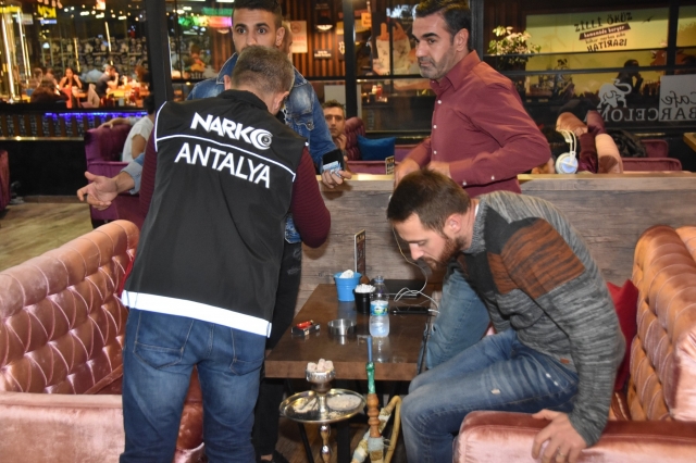  Üniversite çevresinde uyuşturucu denetimi  