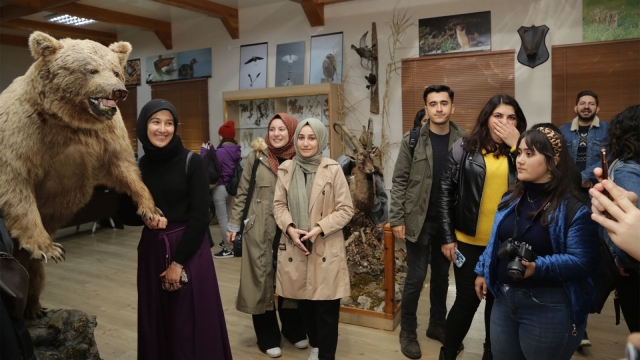 Üniversite öğrencileri Kovada Gölü Milli Parkı ile Yazılı Kanyon Tabiat Parkını Keşfetti