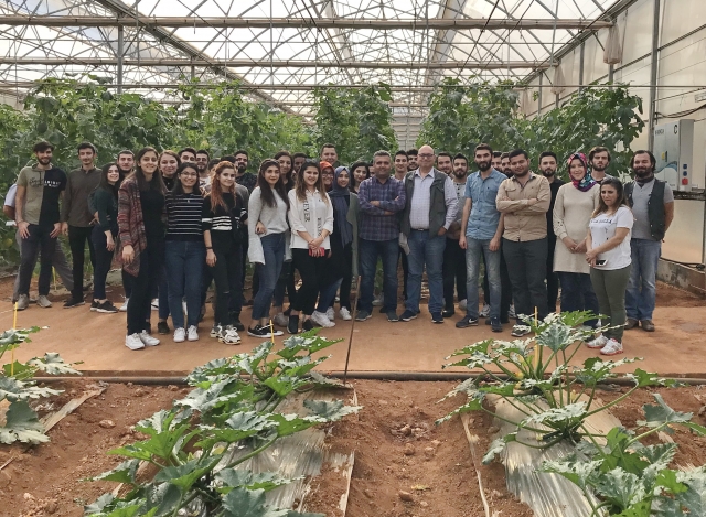 Üniversite öğrencileri tohum çeşitlerini inceledi  