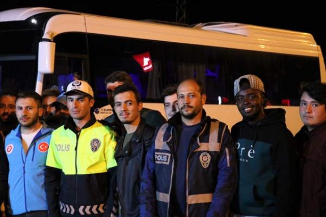 Üniversite öğrencilerinden polislere ziyaret