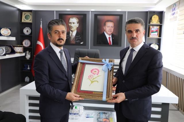 Vali Aydın Baruş’tan Rektör Yılmaz Çatal’a İadeyi Ziyaret