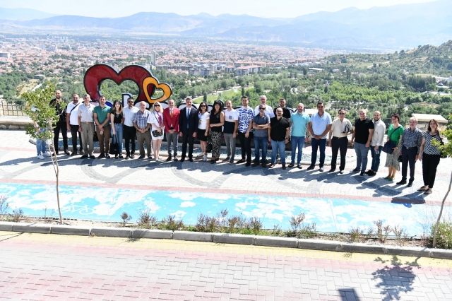 Vali Baruş Basın Mensuplarıyla Kahvaltıda Bir Araya Geldi