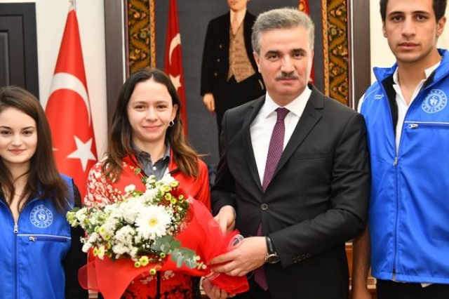Vali Baruş, Gençlik Haftası Dolayısıyla Gençlik Liderini Ağırladı