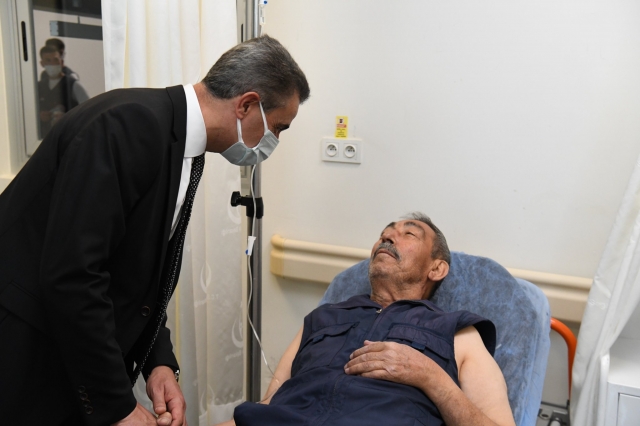 ​Vali Baruş Görevleri Başındaki Kamu Personeliyle Bayramlaştı