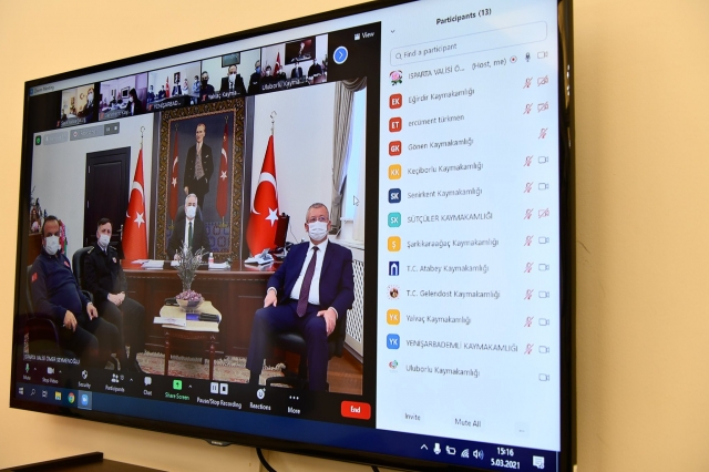 Vali Ömer Seymenoğlu video konferans yöntemiyle ilçe kaymakamlarımızla toplantı gerçekleştirdi
