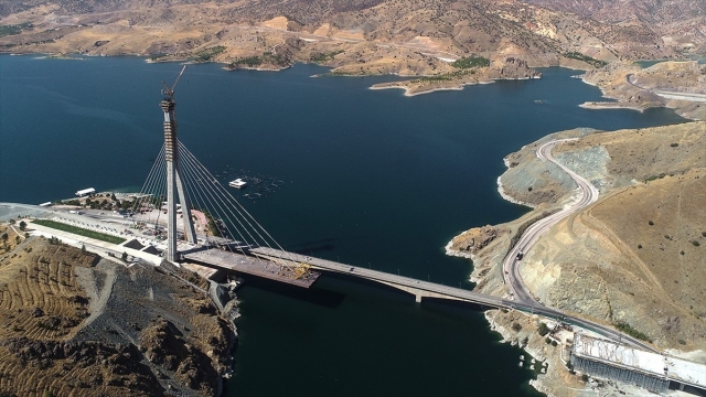Yeni Kömürhan Köprüsü'nde birleşmeye 198 metre kaldı