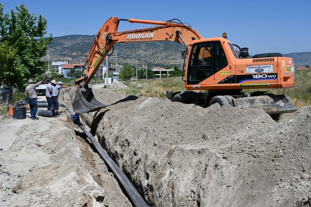 Yeni yapılaşma bölgesinin içme suyu hattı çalışmaları devam ediyor