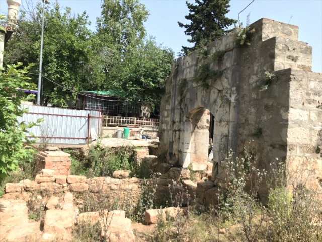 Yivli Minare'nin restorasyonunda 40 mezar bulundu