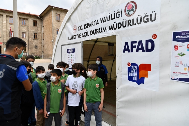 Yüz yüze Eğitimin İlk Dersi “Afet Eğitimi” Oldu