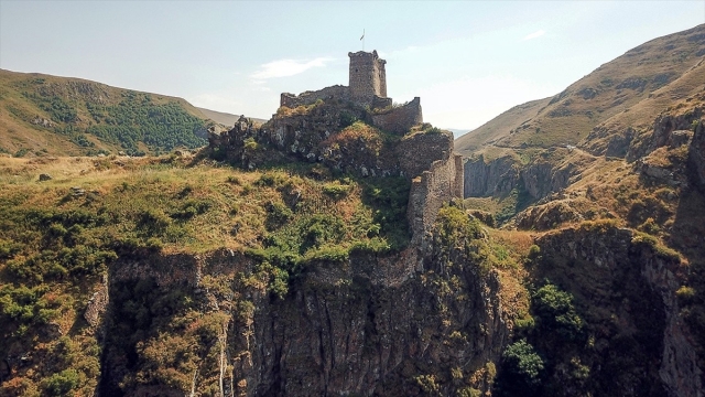 Zirvedeki Şeytan Kalesi'ne turist ilgisi